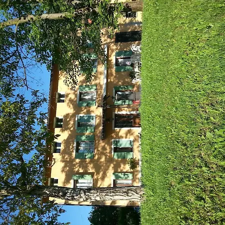 Alojamento de Acomodação e Pequeno-almoço Alla *